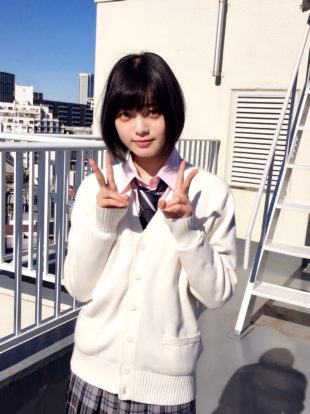 欅坂46のセンター 平手友梨奈 はなぜ笑わない 理由やいつから笑顔が消えたか画像で検証 トレンディ伝伝