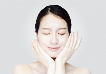 化粧女性